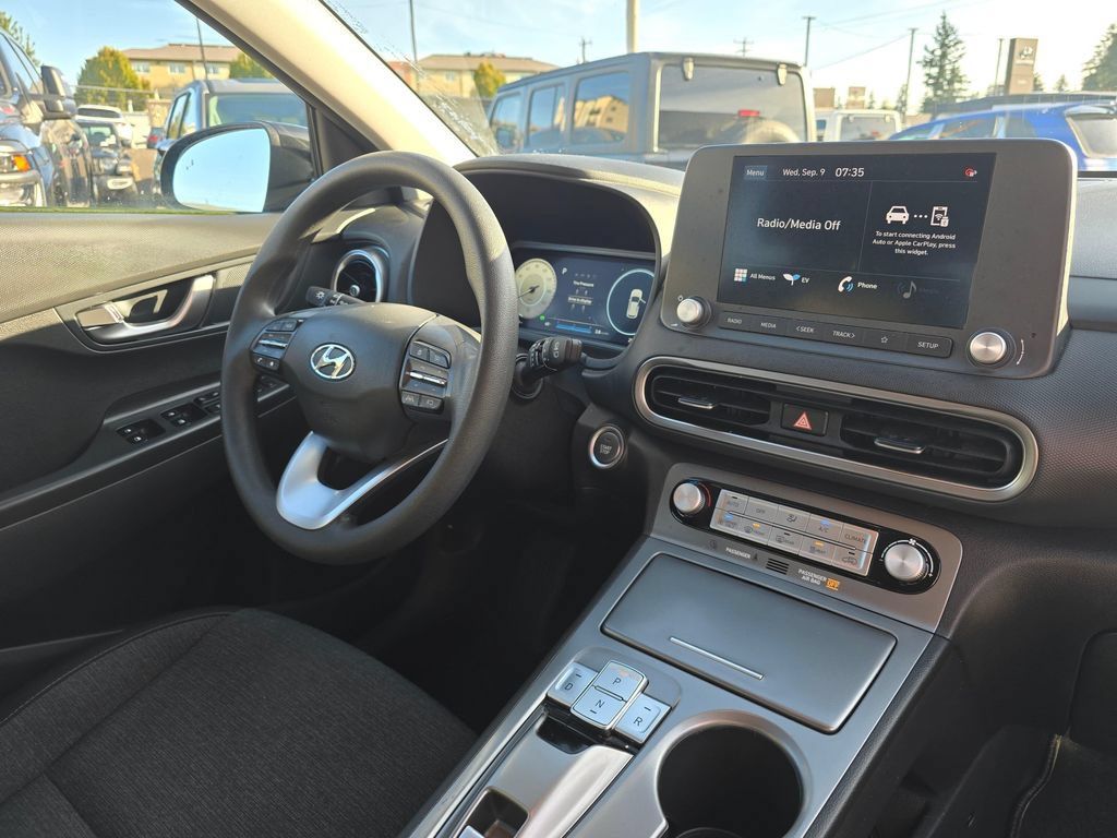 Used 2023 Hyundai Kona SE FWD image 9