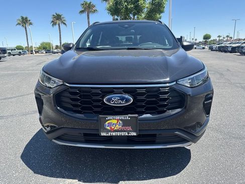 Used 2025 Ford Escape ST-Line AWD/4WD image 3