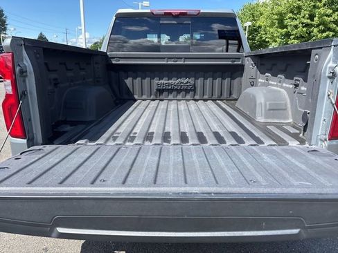 Used 2023 Chevrolet Silverado 1500 High Country w/ High Country Premium Package AWD/4WD image 15