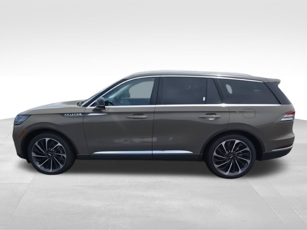 Used 2025 Lincoln Aviator Reserve w/ Equipment Group 201A AWD/4WD image 6