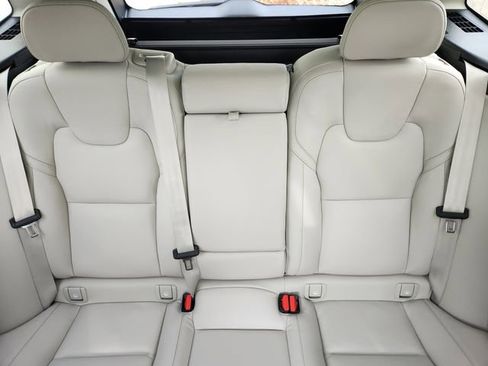 New 2026 Volvo XC60 B5 Ultra w/ Climate Package image 14