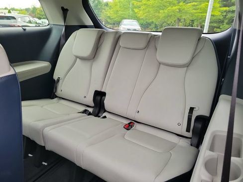 New 2026 Kia Carnival EX FWD image 10