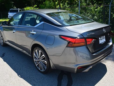 Used 2023 Nissan Altima 2.5 SL AWD/4WD image 7
