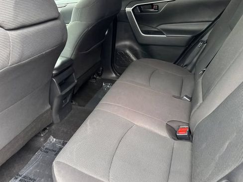 Used 2021 Toyota RAV4 LE AWD/4WD image 14