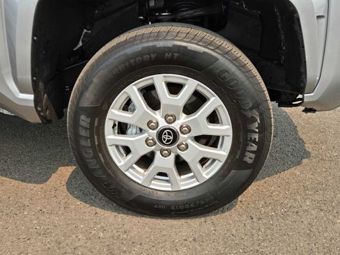 Certified 2026 Toyota Tacoma SR5 AWD/4WD image 7