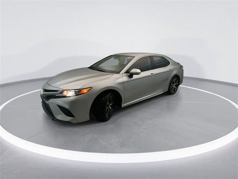 Used 2020 Toyota Camry SE image 8