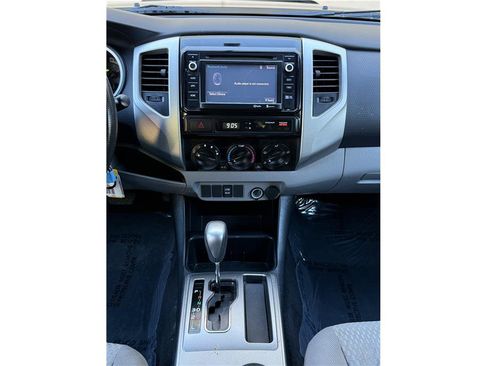Used 2014 Toyota Tacoma PreRunner w/ SR5 Package RWD image 11