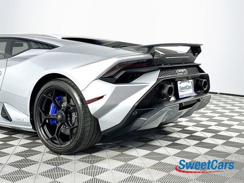 Used 2023 Lamborghini Huracan Tecnica RWD image 41