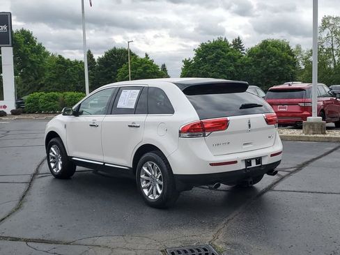 Used 2015 Lincoln MKX FWD w/ Equipment Group 101A image 3