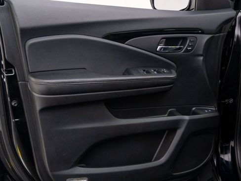 Used 2018 Honda Pilot Touring image 13