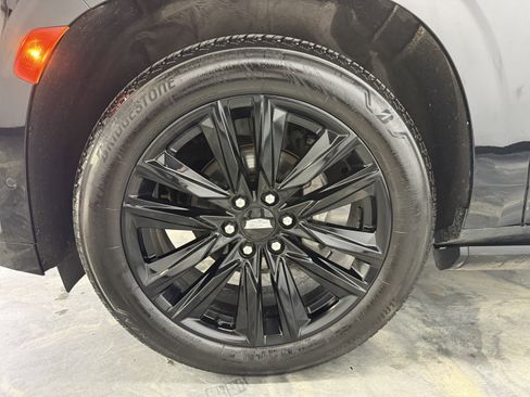 Used 2023 Cadillac Escalade ESV Sport Platinum w/ LPO, ONYX Package image 33