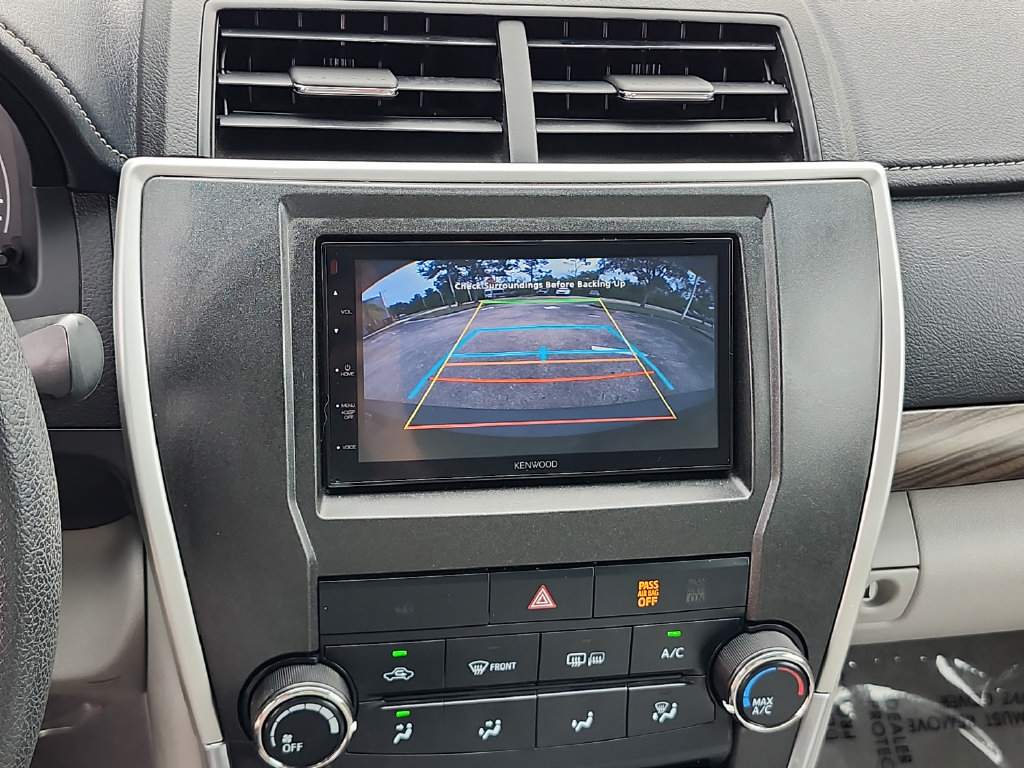 Used 2015 Toyota Camry LE FWD image 27