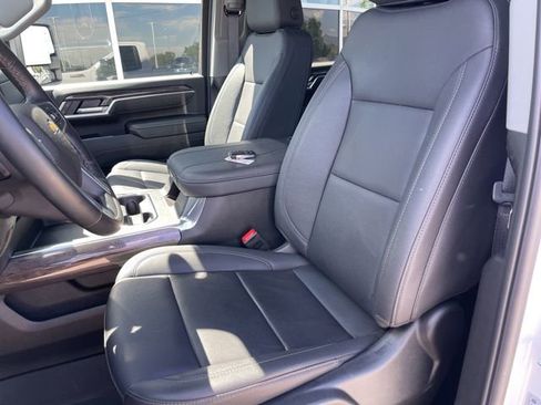 Used 2025 Chevrolet Silverado 3500 LTZ w/ LTZ Plus Package AWD/4WD image 11