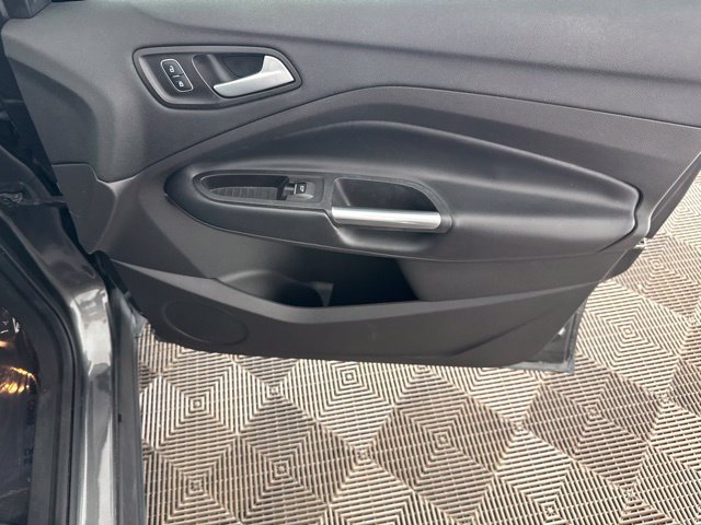 Used 2019 Ford Escape SEL FWD image 21