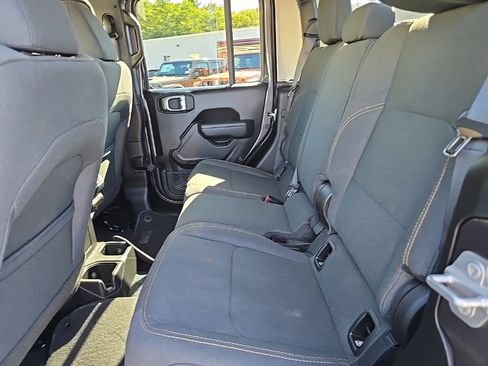 Certified 2024 Jeep Gladiator Sport image 16
