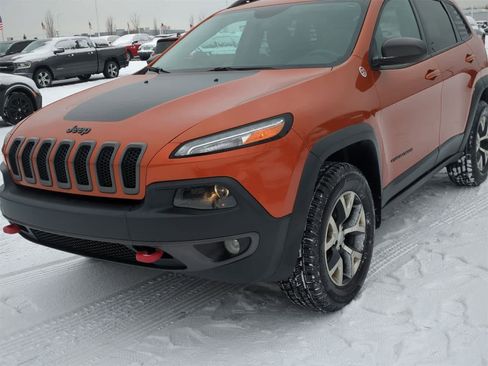 Used 2015 Jeep Cherokee Trailhawk w/ Cold Weather Group image 11