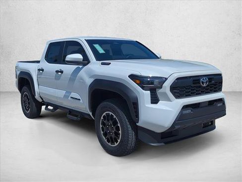 Certified 2025 Toyota Tacoma TRD Off-Road AWD/4WD image 3