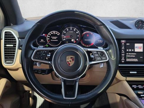 Used 2019 Porsche Cayenne w/ Premium Plus Package image 17