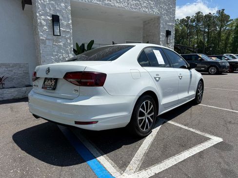 Used 2016 Volkswagen Jetta SE image 18