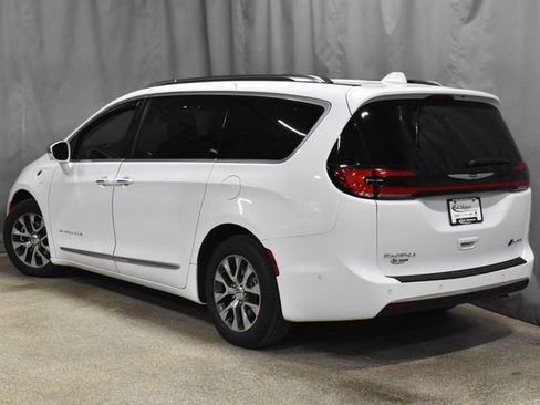 Used 2022 Chrysler Pacifica Pinnacle image 7