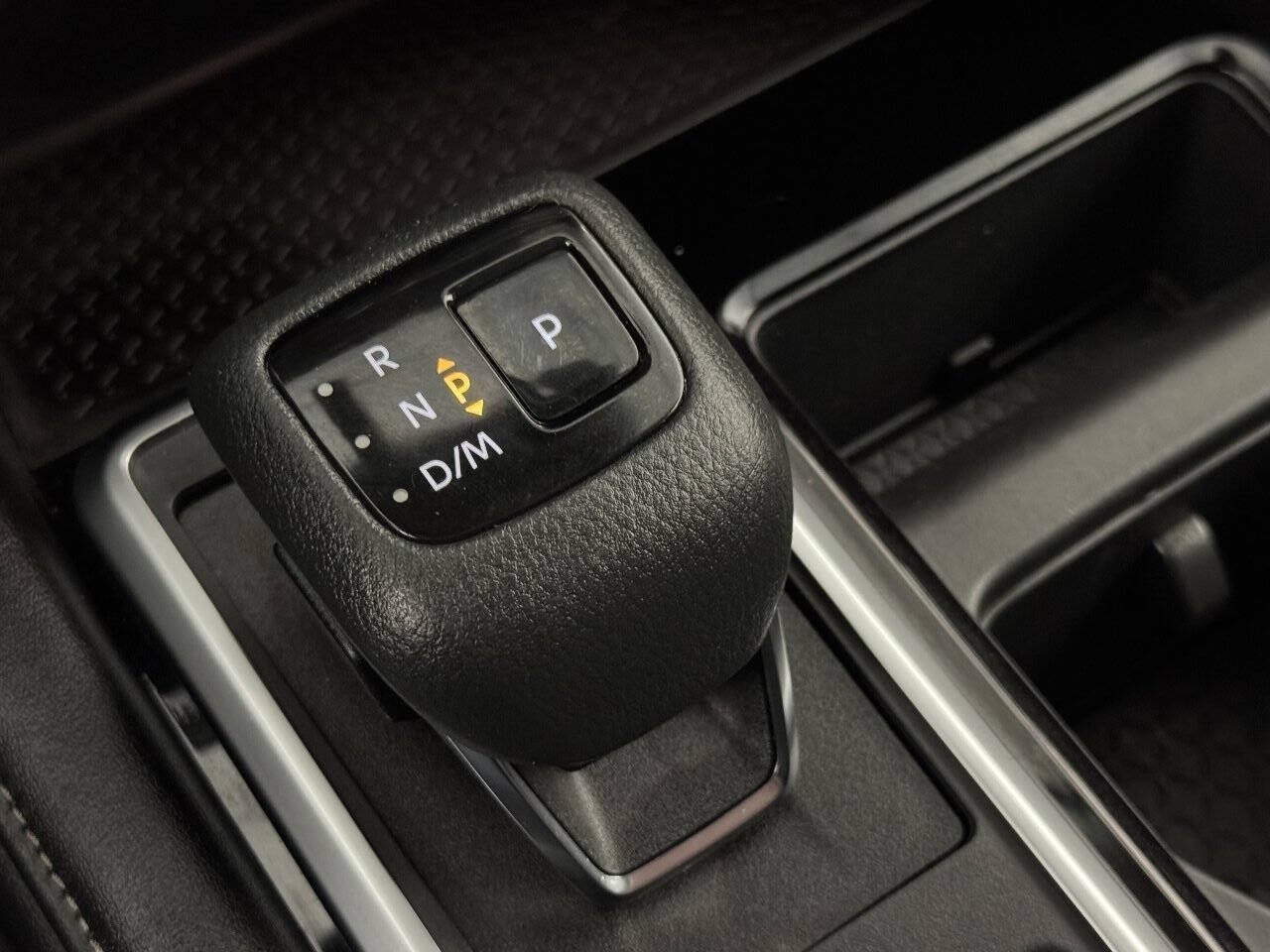 Used 2022 Nissan Pathfinder S AWD/4WD image 38