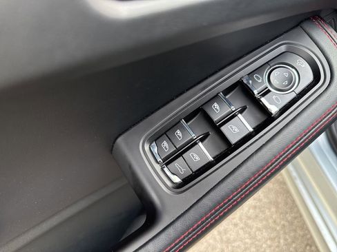 Used 2024 Porsche Macan GTS image 23