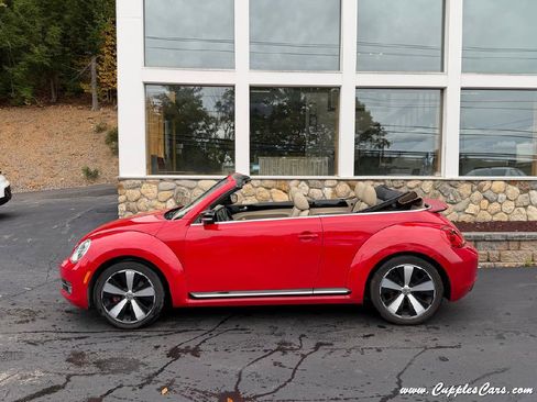 Used 2013 Volkswagen Beetle 2.0T image 11