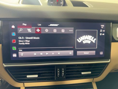 Used 2023 Porsche Cayenne image 23