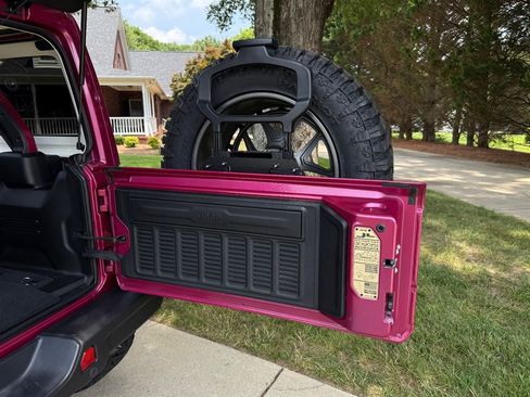 Used 2024 Jeep Wrangler Unlimited Rubicon 392 image 65