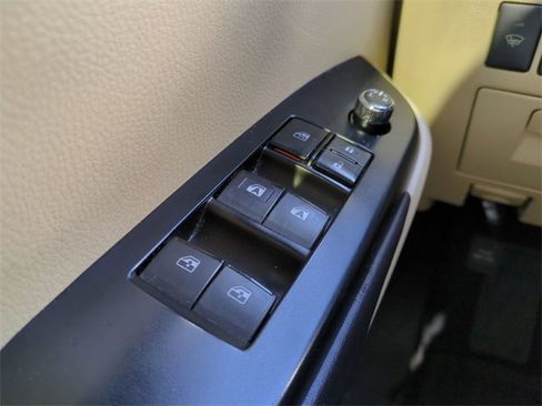 Used 2018 Toyota Highlander XLE image 30