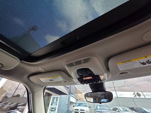 Used 2019 MINI Cooper S image 19