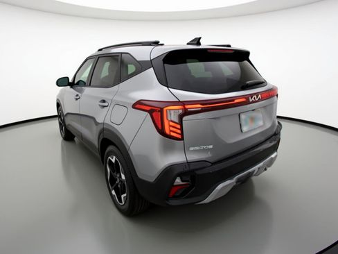 Used 2025 Kia Seltos S image 6