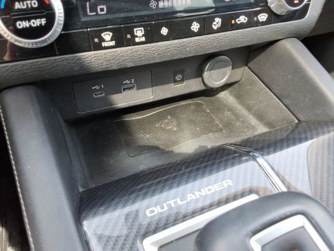 Used 2022 Mitsubishi Outlander SE AWD/4WD image 31