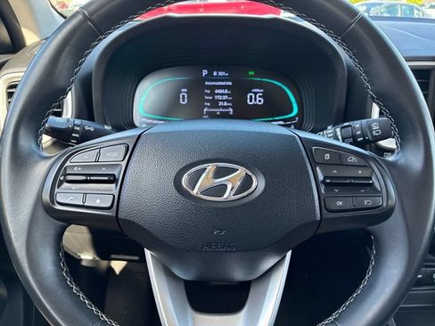 Used 2025 Hyundai Venue SEL FWD image 22