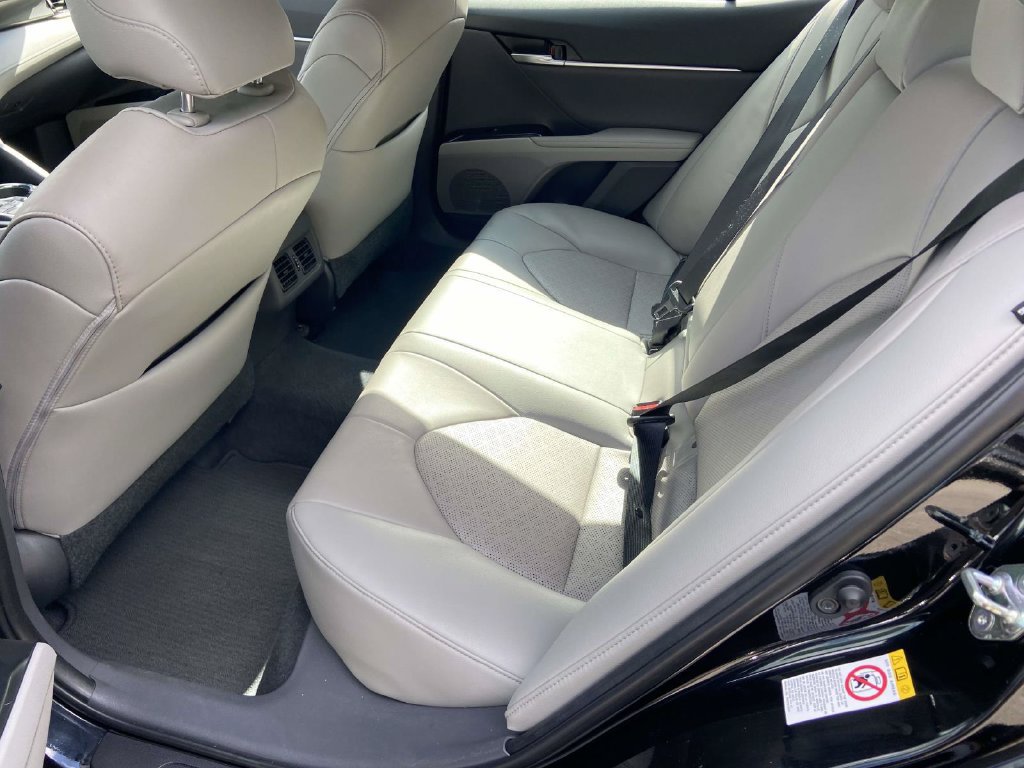 Used 2019 Toyota Camry XSE FWD image 14