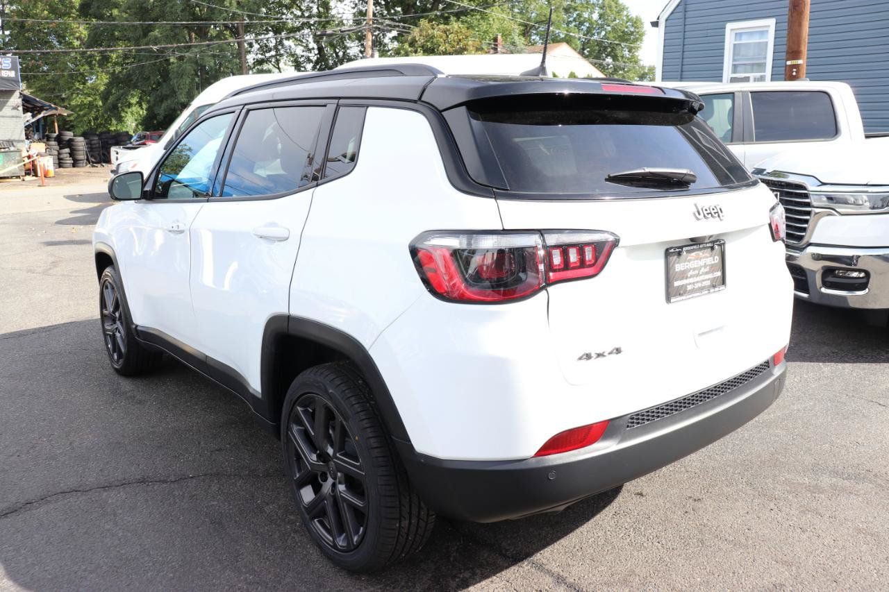 Used 2026 Jeep Compass Limited AWD/4WD image 2