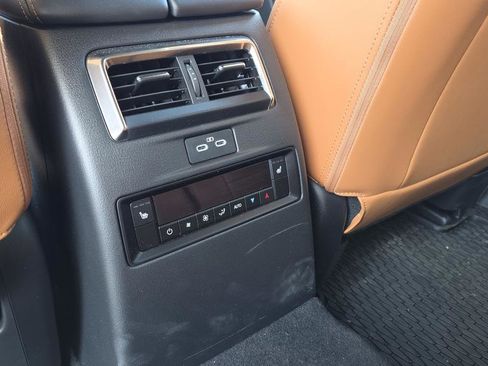 Certified 2025 MAZDA CX-70 3.3 Turbo S w/ Premium Plus image 18