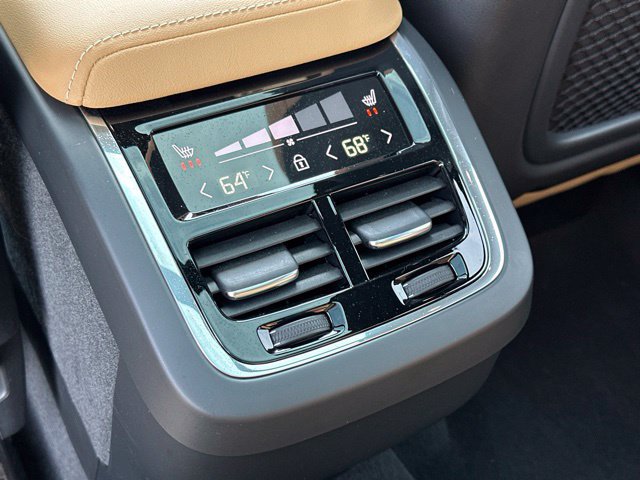 Certified 2023 Volvo XC60 B5 Ultimate w/ Climate Package AWD/4WD image 14