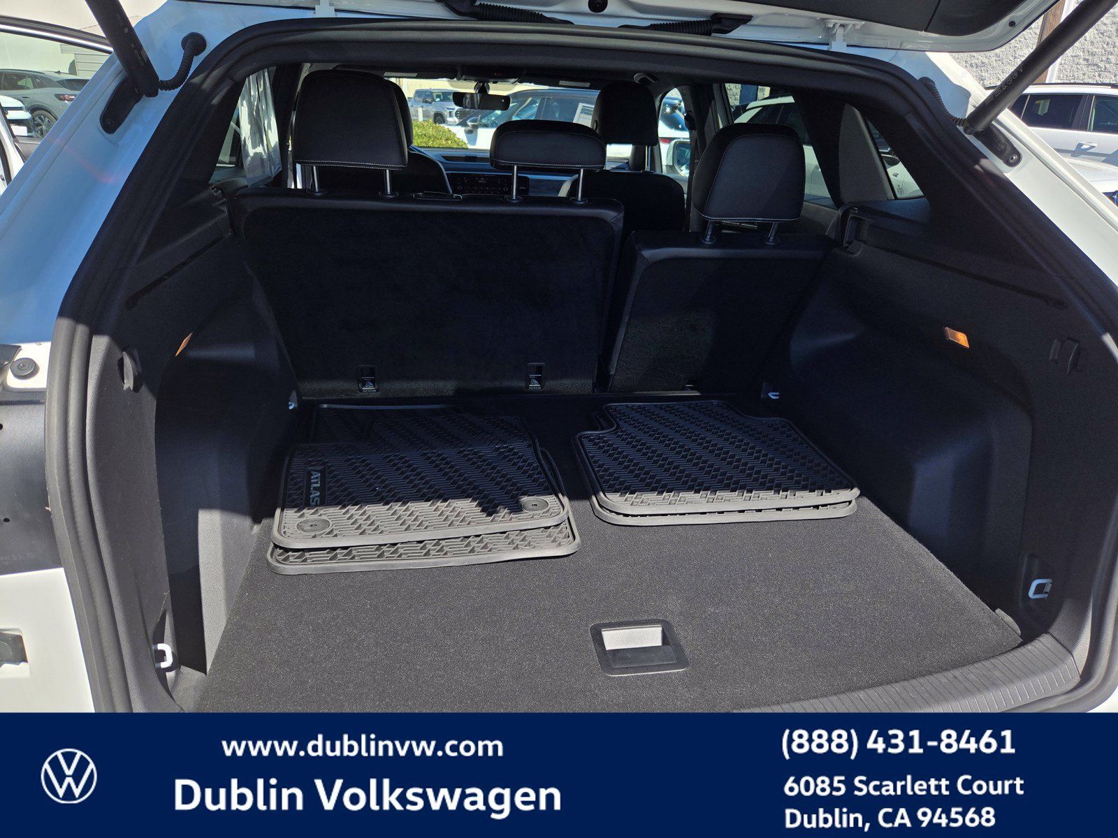 Certified 2023 Volkswagen Atlas Cross Sport SE w/ Black Wheel Package FWD image 23