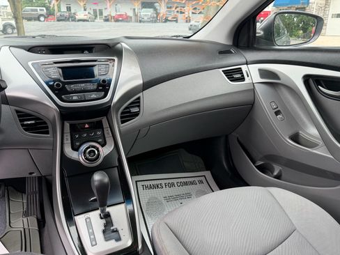 Used 2013 Hyundai Elantra GLS FWD image 12