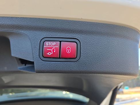 Used 2024 Mercedes-Benz GLE 450e GLE 450e image 18