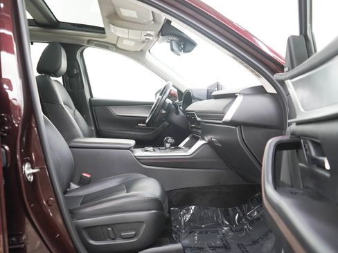Certified 2024 MAZDA CX-90 3.3 Turbo w/ Premium Package AWD/4WD image 11