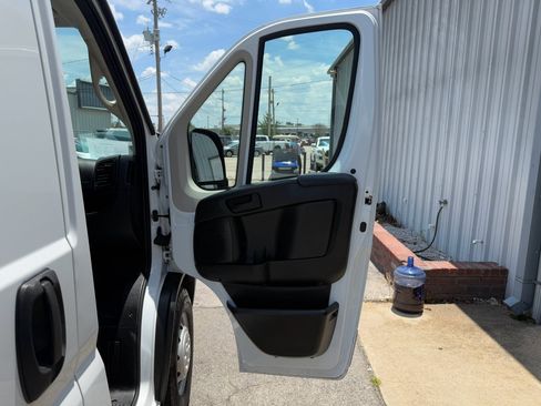 Used 2021 RAM ProMaster 2500 w/ Convenience Group image 8