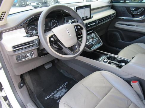 Used 2022 Lincoln Corsair FWD w/ Premium Package image 15
