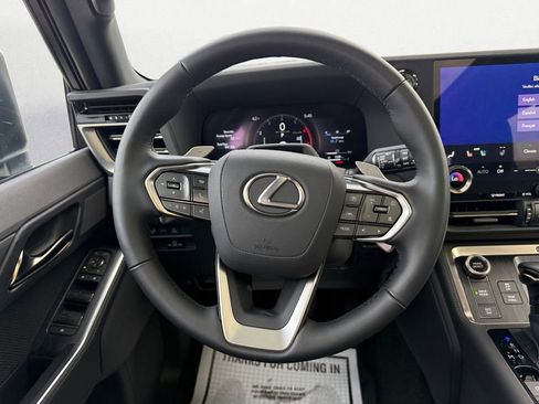 Used 2025 Lexus GX 550 w/ Accessory Package (2T) image 12