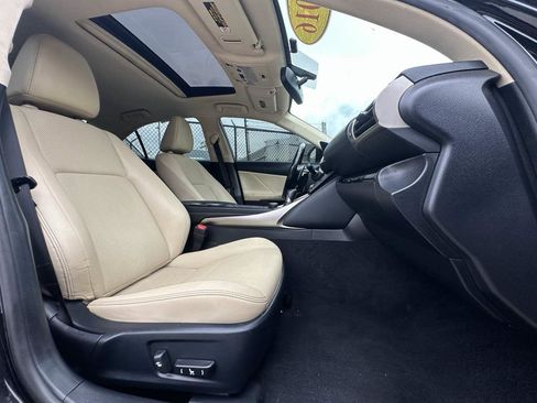 Used 2016 Lexus IS 300 AWD image 27