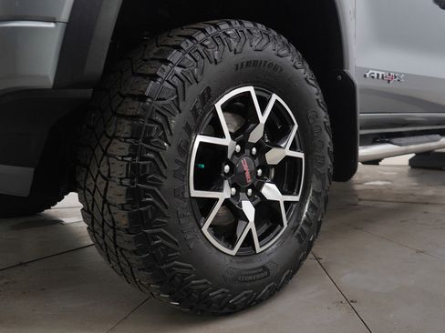 Used 2024 GMC Canyon AT4X image 25