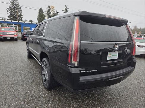 Used 2015 Cadillac Escalade ESV Premium image 8