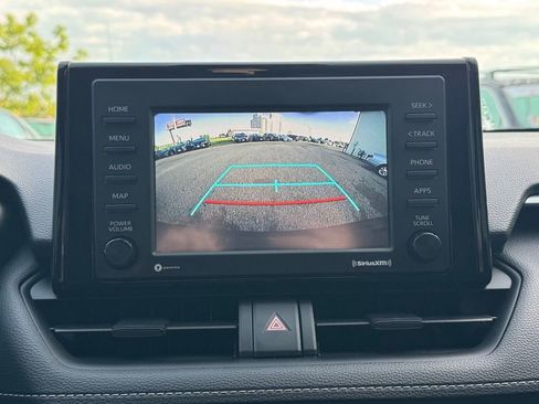 Used 2022 Toyota RAV4 LE AWD/4WD image 3