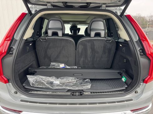 Certified 2024 Volvo XC90 T8 Plus w/ Protection Package Premier image 15